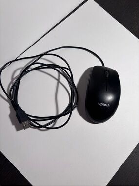 Logitech B100 Wired USB Mouse Optical Black M-U0026 810-006640 Tested PC Mac